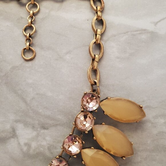 ✨ J.Crew Large Jumbo Rhinestone Crystals Pink Taupe Statement Necklace ✨ - Picture 4 of 16